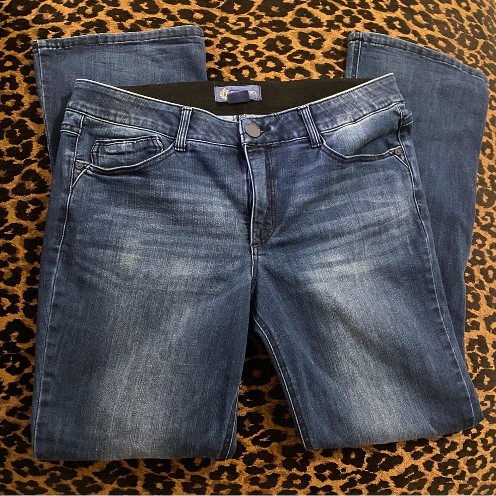 DEMOCRACY Distressed Flared/ Boot Cut JEANS.  Like New.